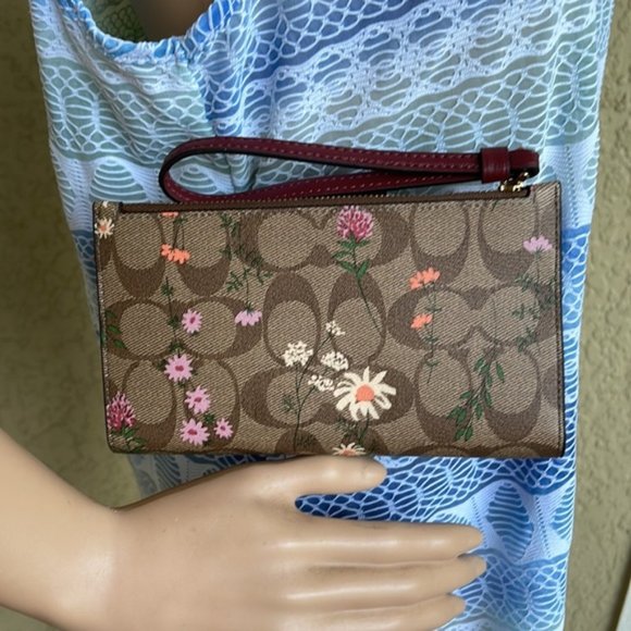 Coach Tech Wallet In Signature Canvas With Wildflower Print Khaki Multi - Picture 13 of 16
